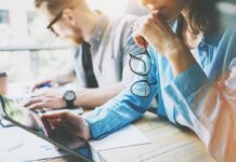 الإناث يتجاوزن المتوسط العالمي لساعات العمل في 81 دولة والذكور يتجاوزونه في 75